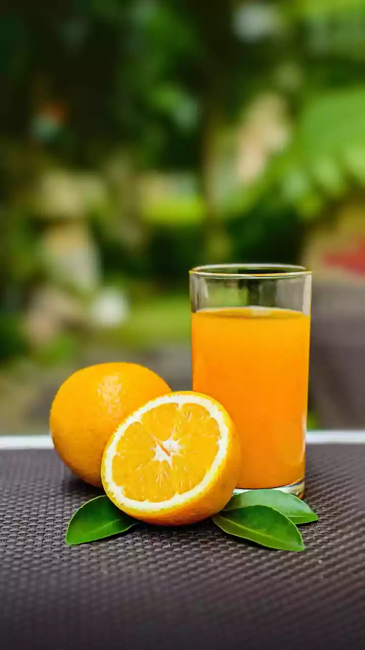 Why cold-pressed fresh juices lack dietary fiber and cause faster blood sugar spikes than whole fruits
