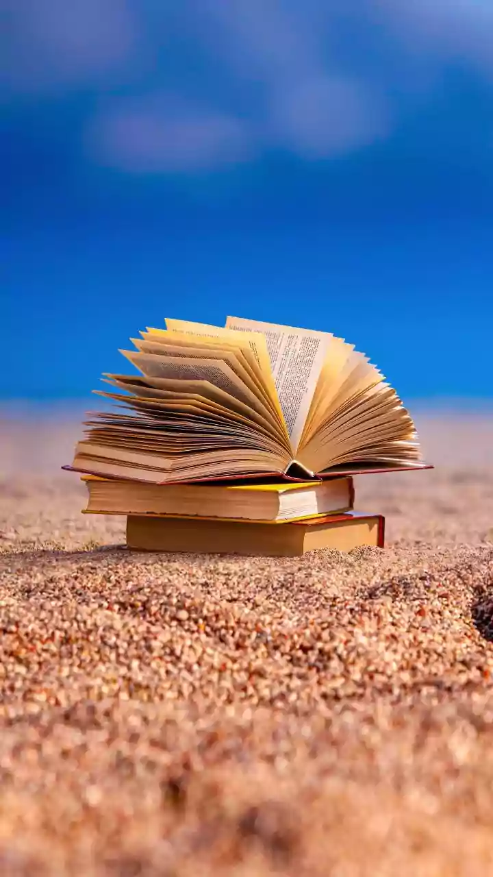 A Time-Based Reading List Can Balance Pleasure and Learning