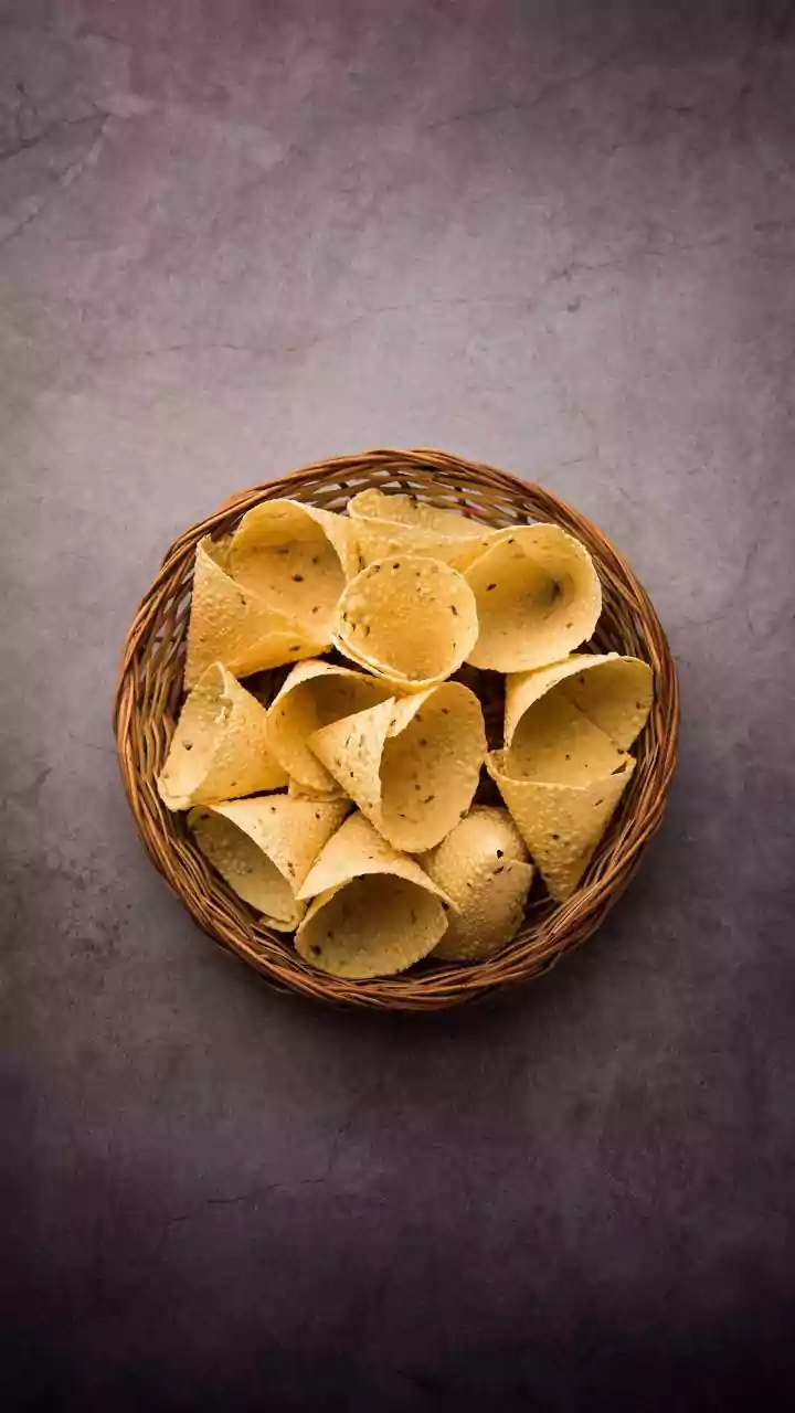 Gourmet Masala Papad Chips Dominate New Textured Snackification Trends