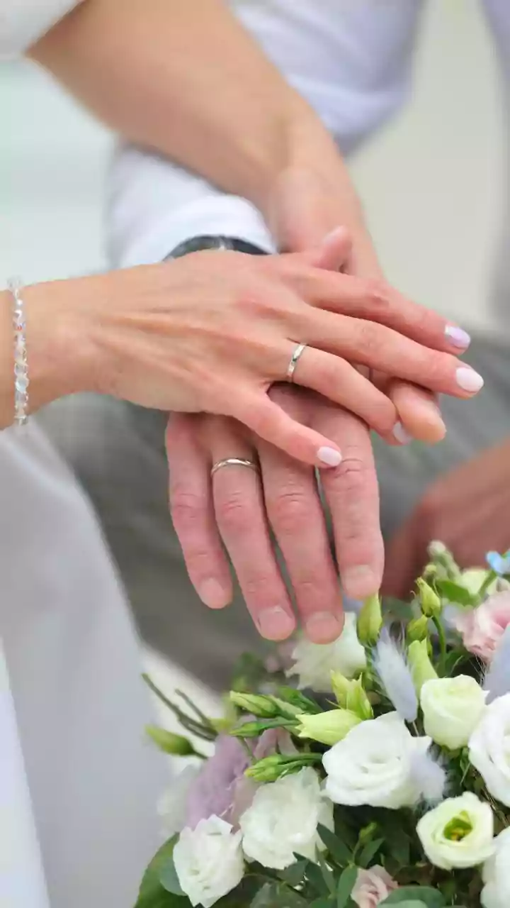 'I'm Sickened...': After 30 Years Together, Wife Learns Of Husband's Weird Fetish