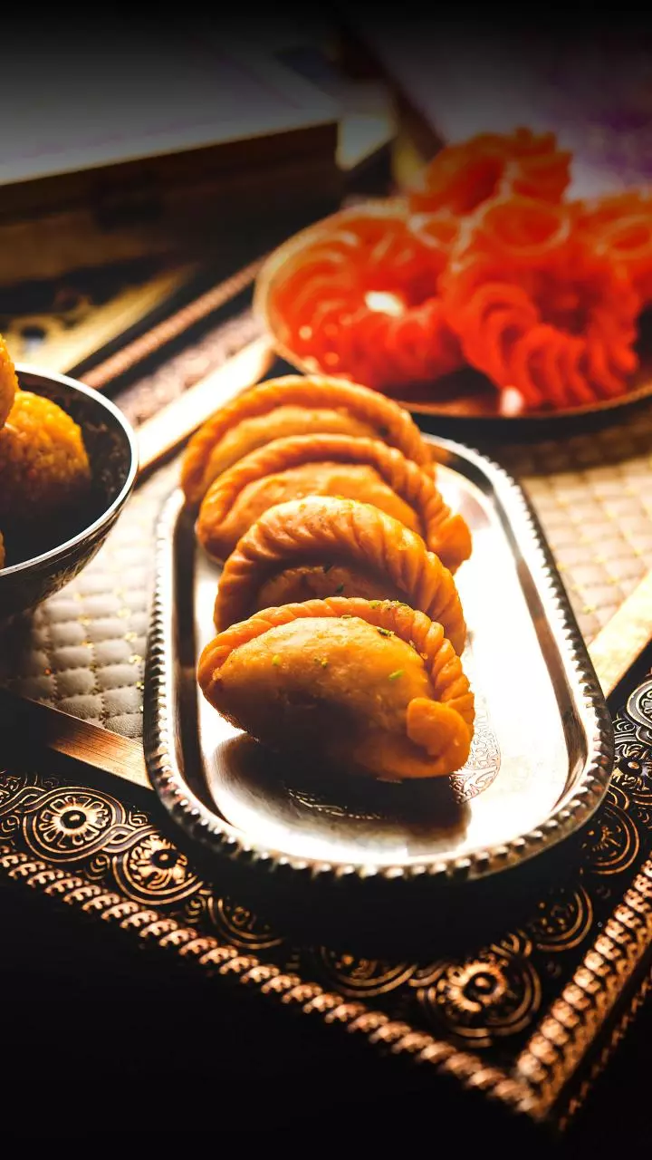 Ten Traditions That Connect Ganesh Chaturthi With Family Gatherings