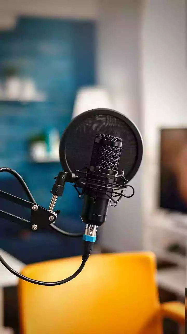 Mobile AI voice recorders convert fast paced lectures into structured notes without data