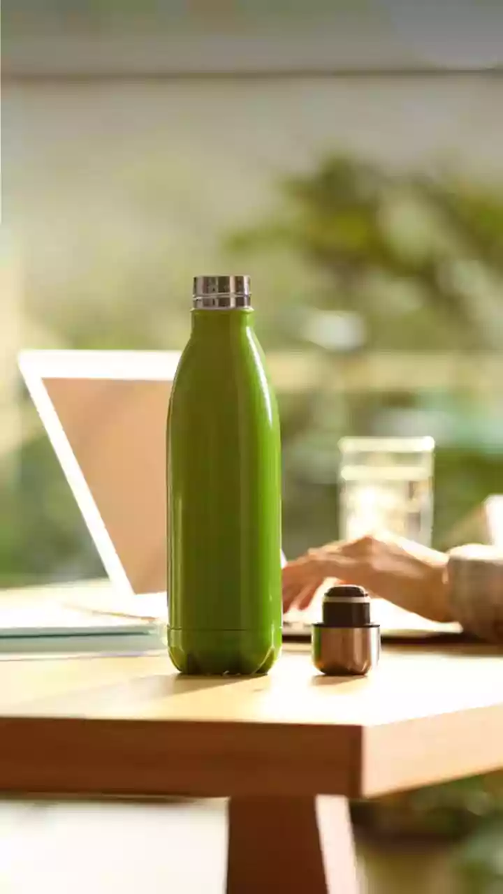 Beat the 3 PM Slump: Expert-Approved Snacks & Tips for Sustained Workplace Energy