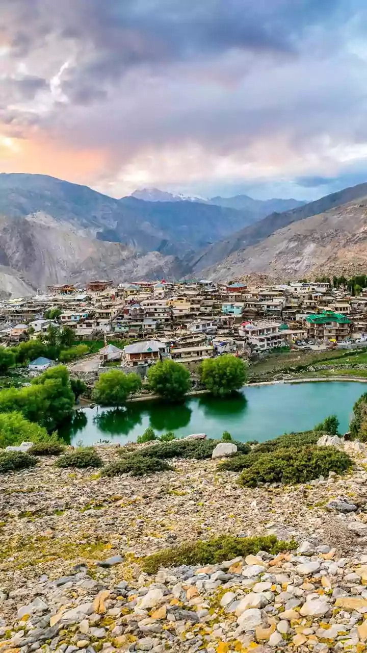 How Modern Remote Working Hubs In Rishikesh Serve Creators Seeking Quiet Scenic Desks