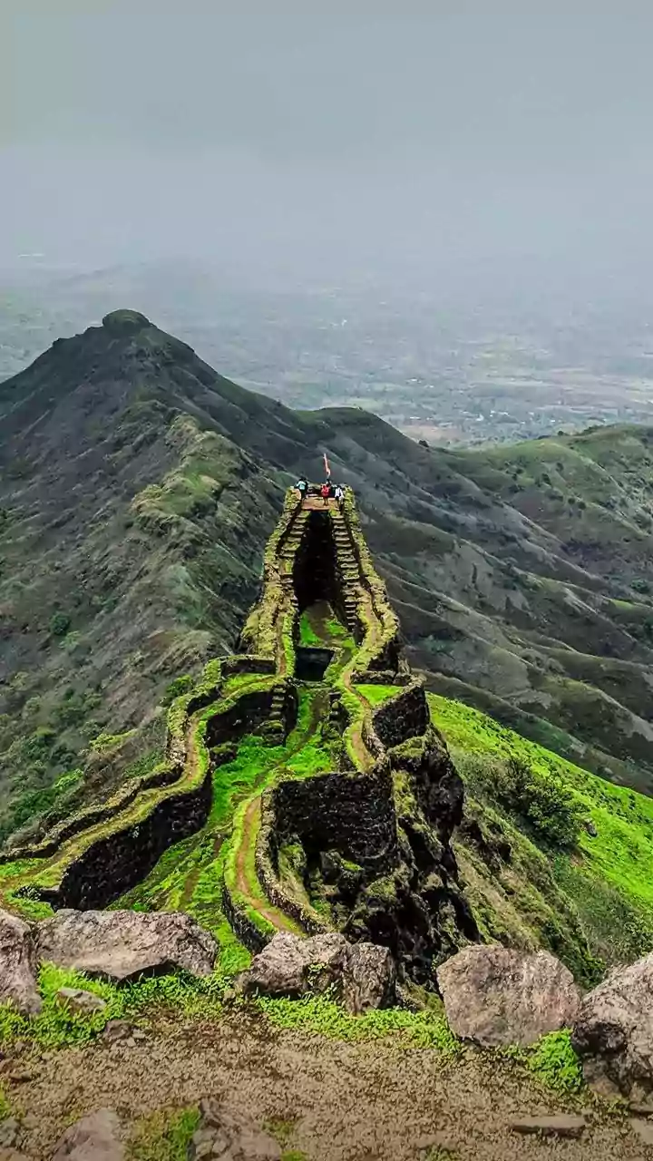 Weekend plans? Cool down in hill stations close to your city—easy and refreshing!