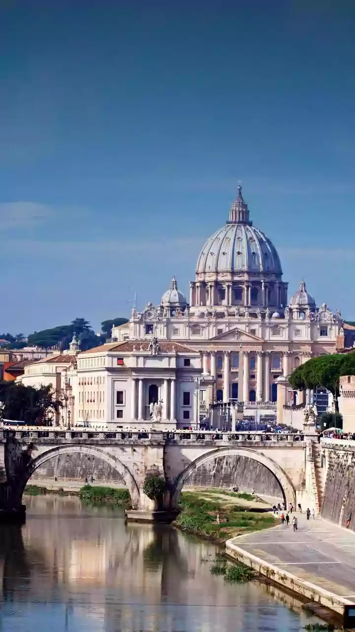 Cirurgia do papa Leão XIV é concluída com sucesso, informa Vaticano