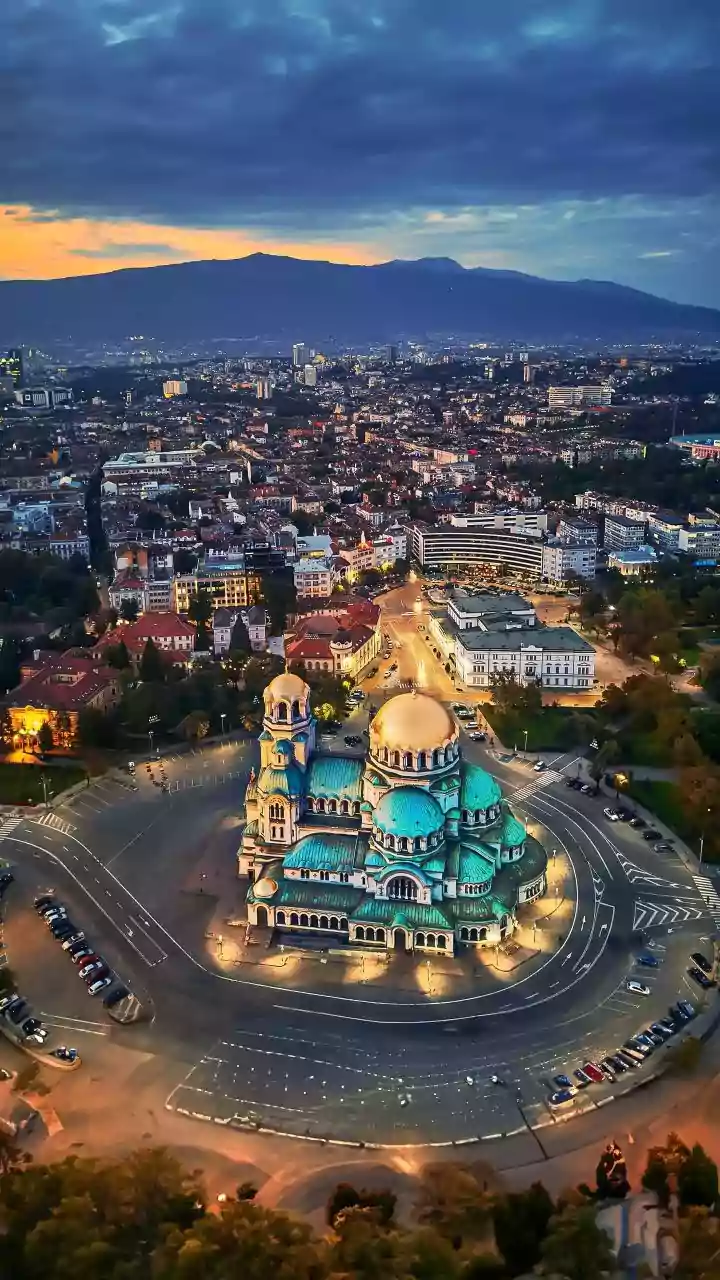 Bulgaria to become 21st country to join euro, deepening EU ties despite fears