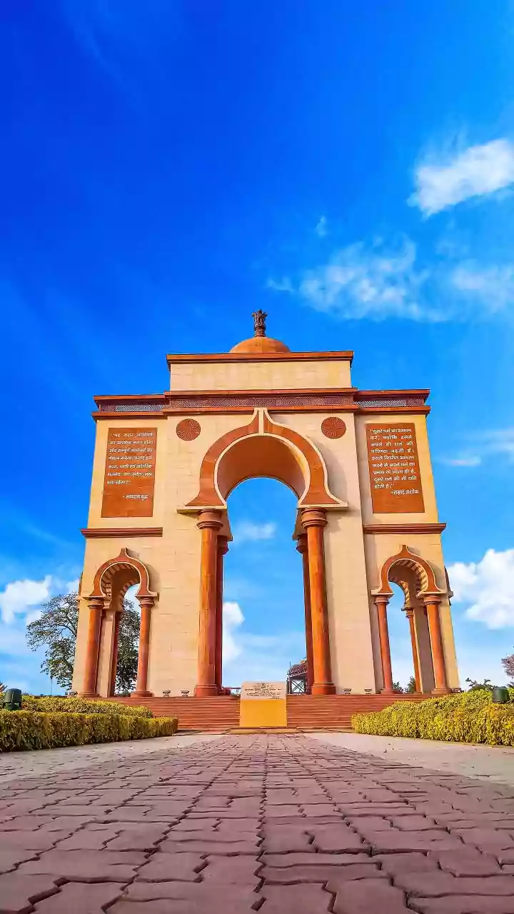 BJP lodges complaint against Rahul Gandhi for Modi 'dance' jibe