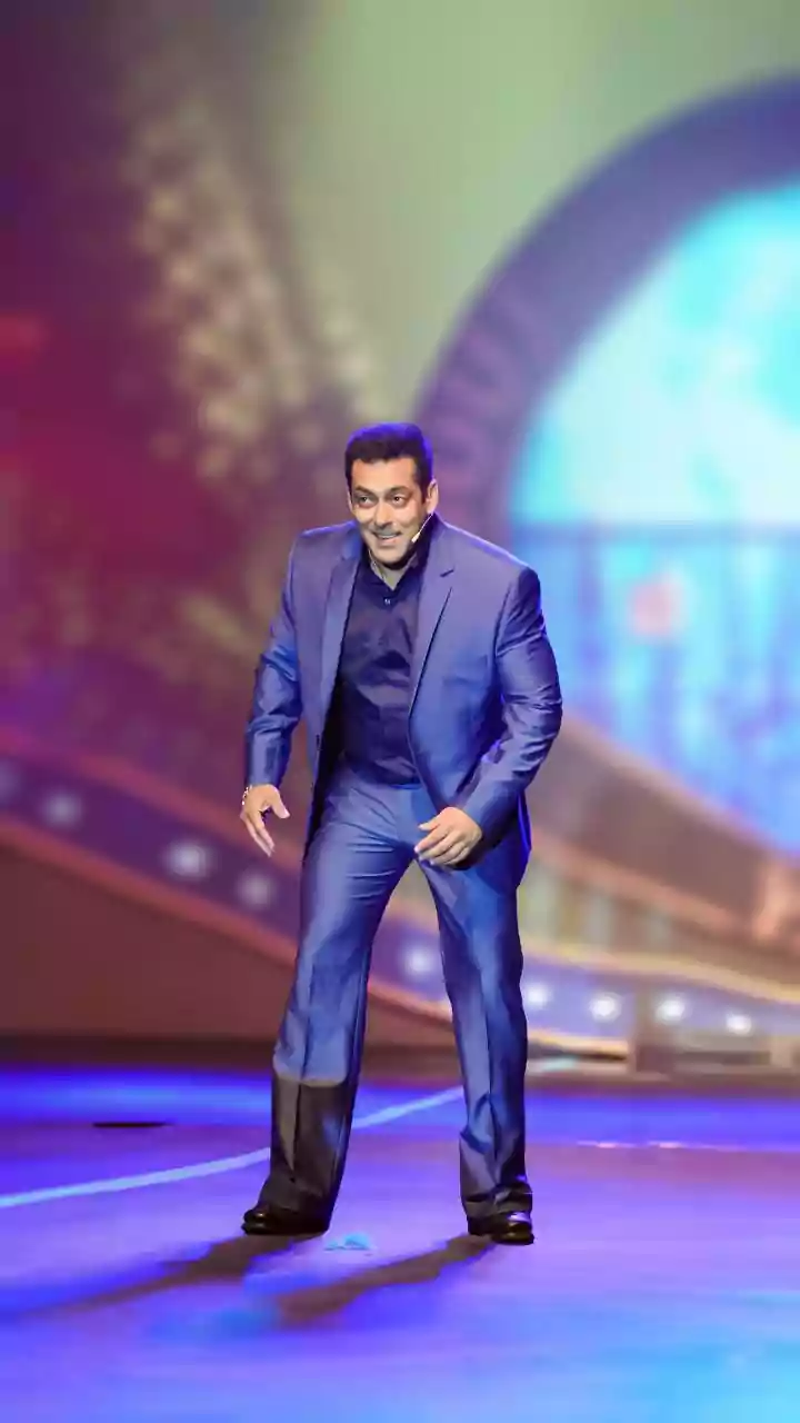 MS Dhoni's Rare Photo With Ram Charan, Bobby Deol At Salman Khan's 60th Birthday Goes Viral