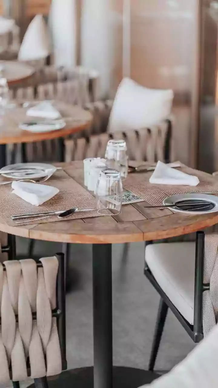 The Silent Strategy: Why Restaurants Unasked Place Bottled Water on Your Table