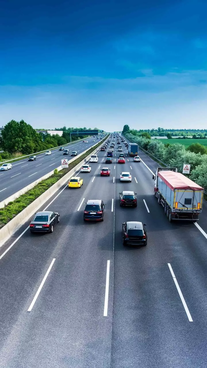 Ganga Expressway Under Repair Again: Fifth Fix In A Month Raises Safety Concerns