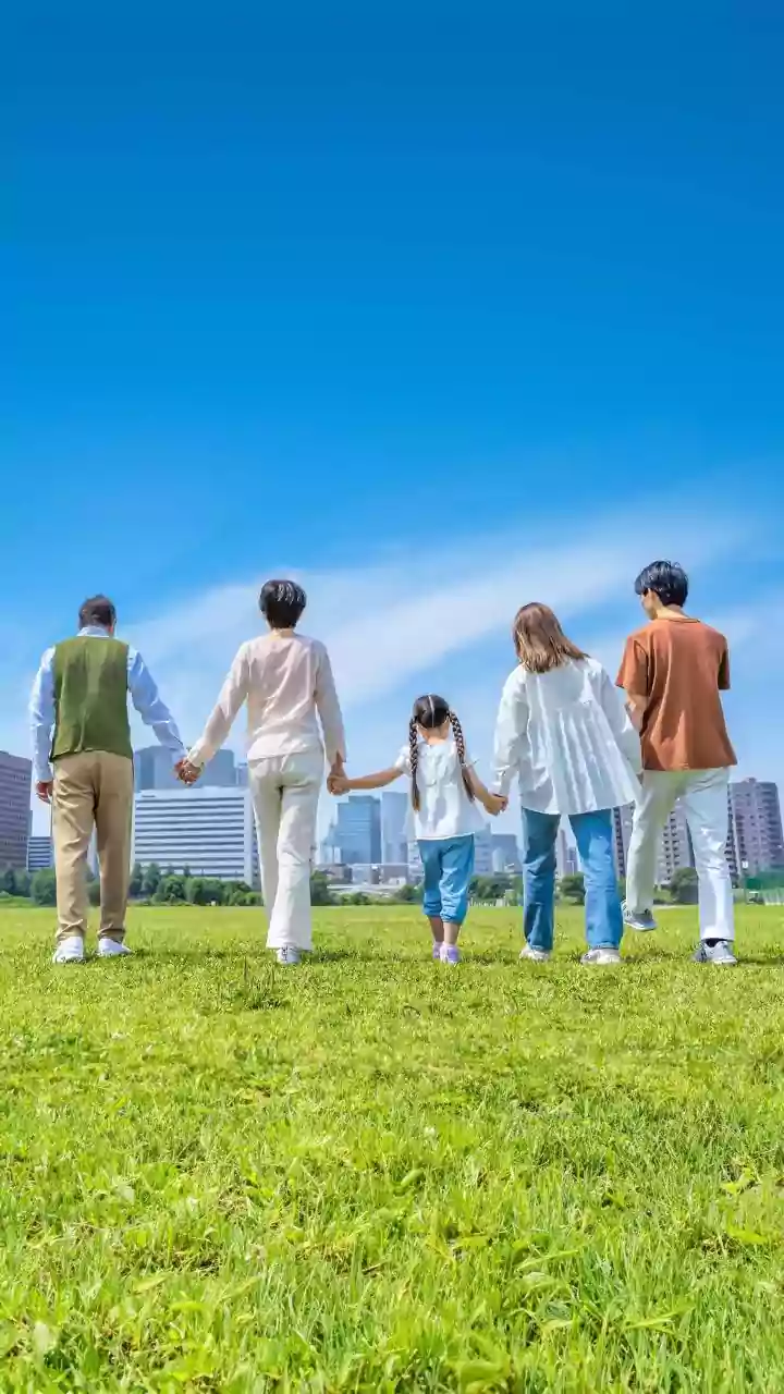 Gen Z Parenting: Honesty's Double Edge - Building Trust vs. Oversharing Risks