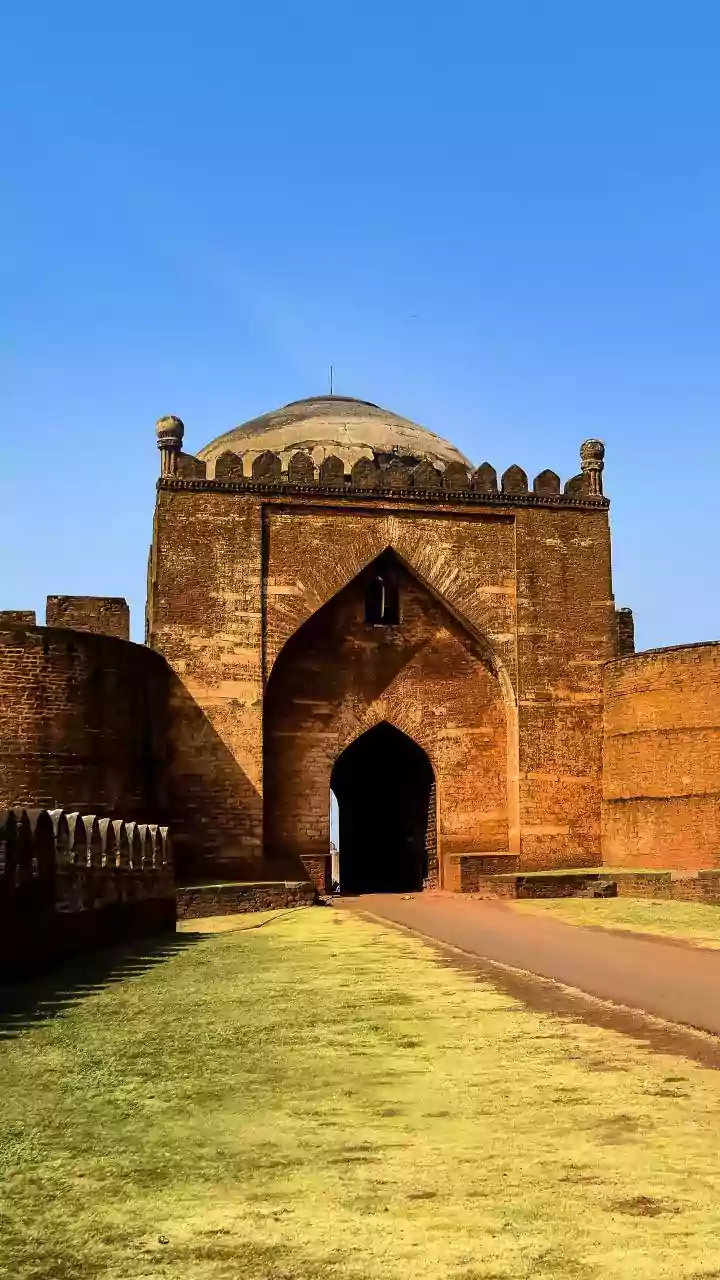 Uzbekistan overland trips give Gen Z backpackers affordable access to historic Samarkand