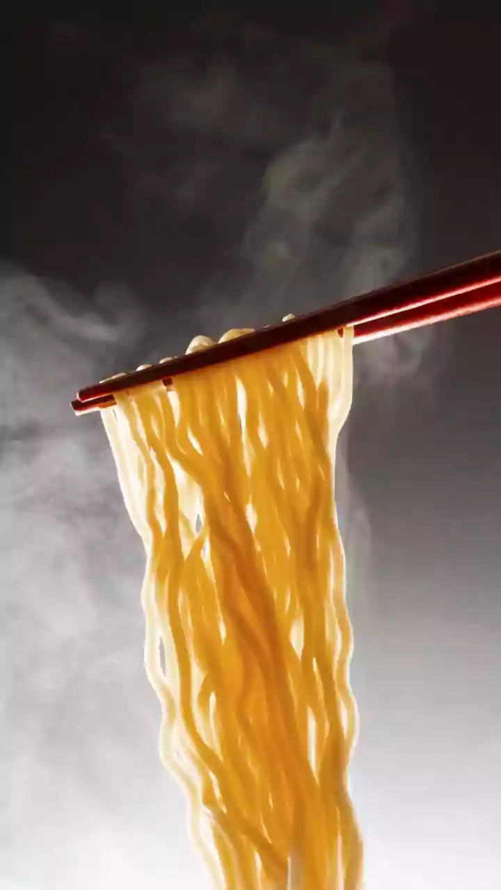 Viral ‘Pasta Experiment’ Reveals Just How Dangerous The US Cold Wave Is | WATCH