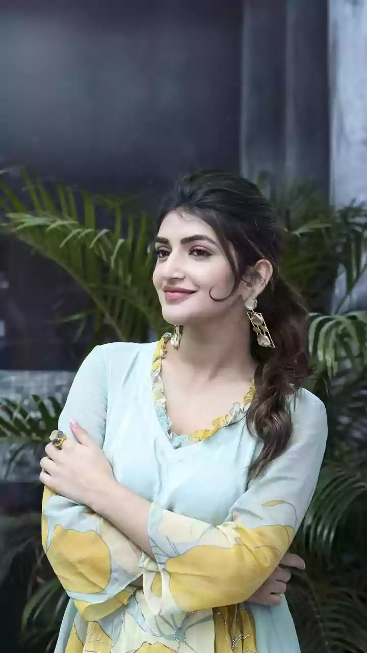 स्रीलीला और कृति का लहंगा: नवीनतम फैशन ट्रेंड