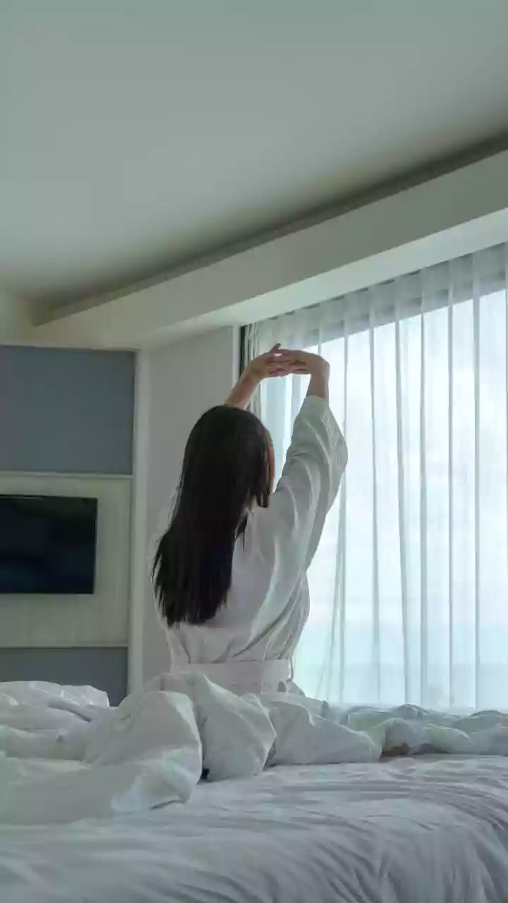 Bengaluru Heatwave Hack: Woman's Hotel AC Escape Sparks Viral Debate