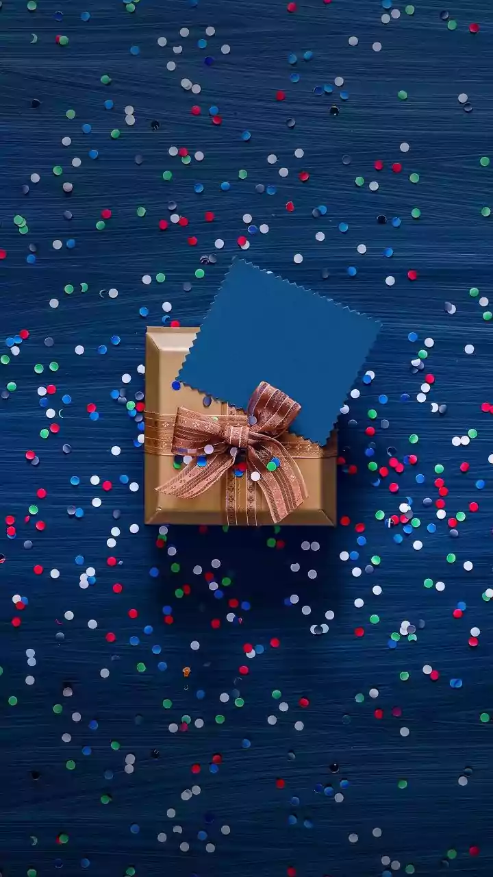 10 Charming New Year Gifts for Your Girlfriend