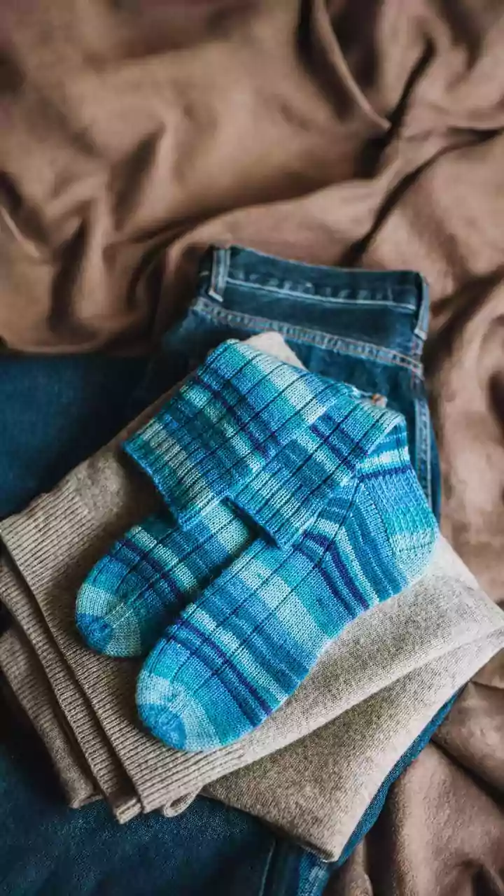 What you wear matters—loose vs fitted clothes react differently in rising heat