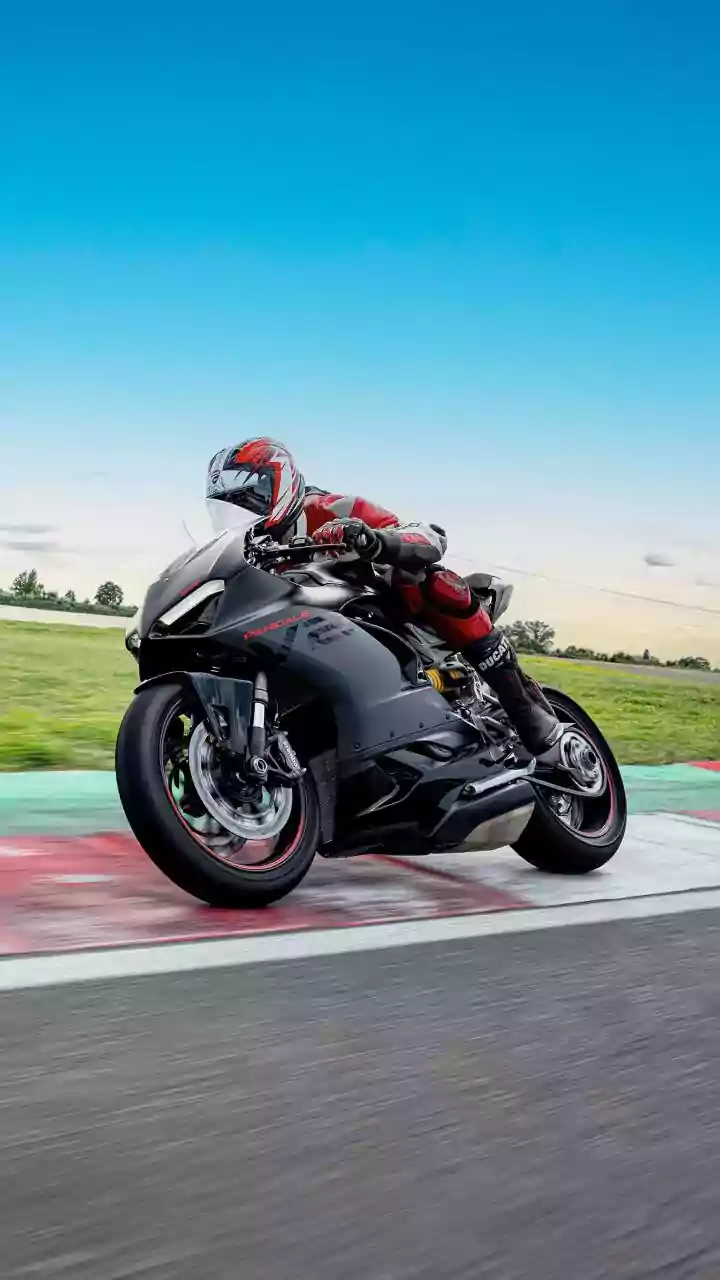 Ducati Launches 2025 Panigale V2 and V2S in India with new 890cc engine