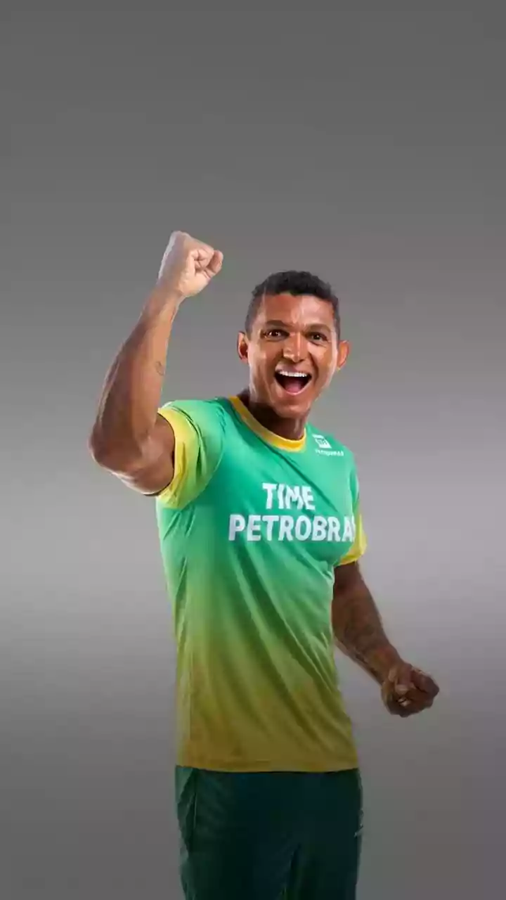 Isaquias Queiroz inicia corrida olímpica na Copa do Mundo de canoagem velocidade
