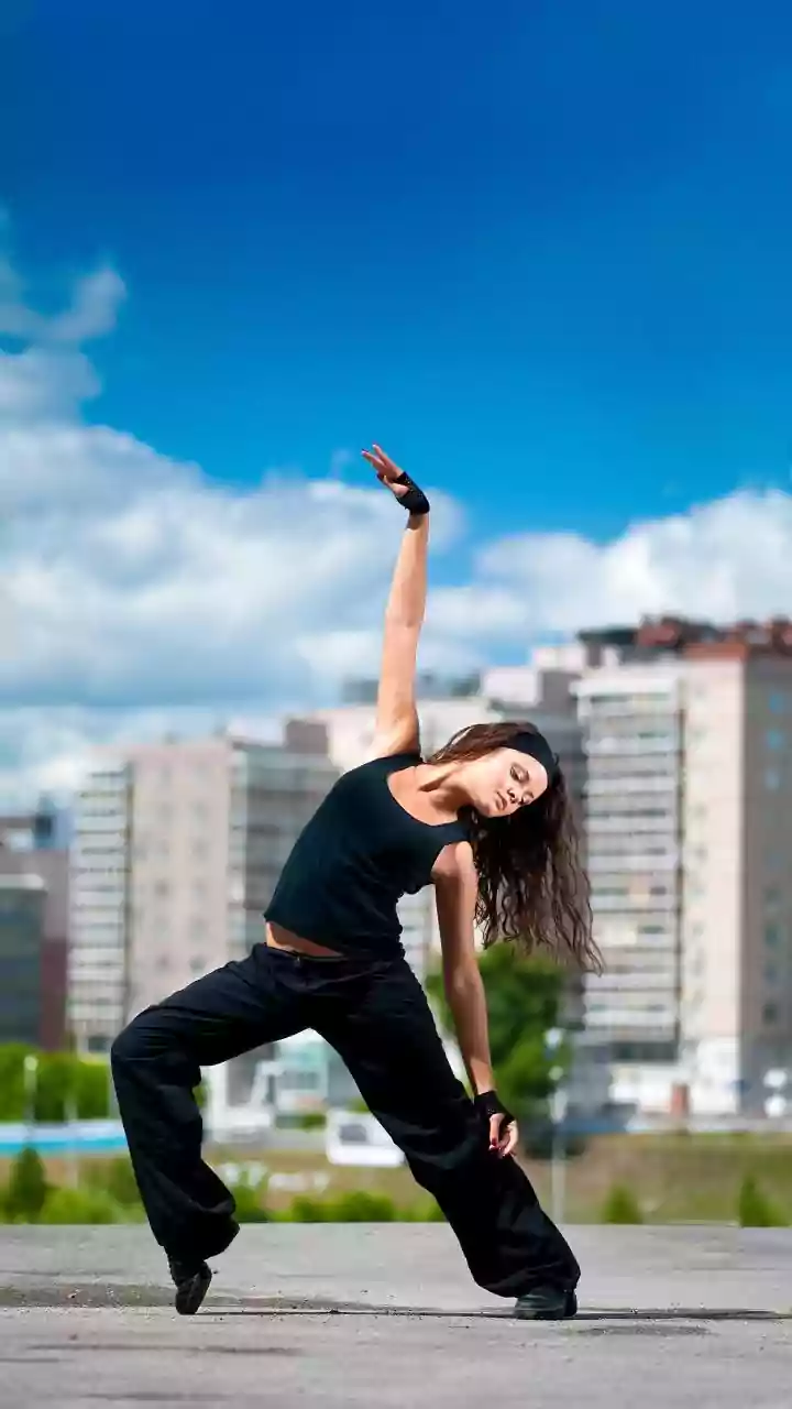 Five Unseen Wellness Perks Of Group Dancing For Urban Adults Seeking Active Fun