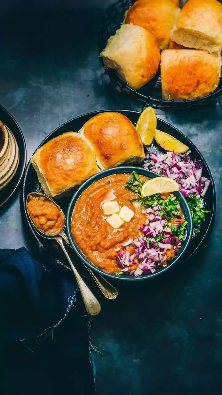 'Bro Saw Face Of God': Foreigner's Reaction To Tasting Mumbai's Pav Bhaji Goes Viral; Calls It 'Unbelievable'