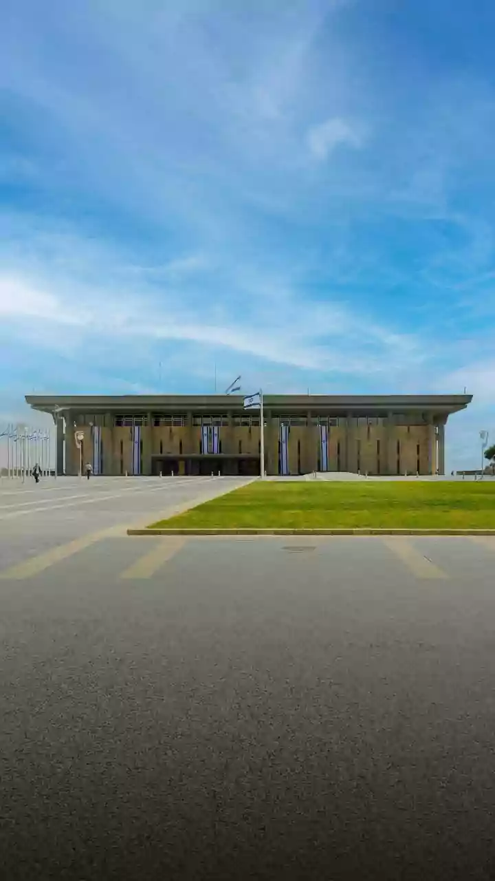 Iran's Parliament Speaker Rebukes Trump's 'Living Hell' Threat, Warns of Regional Fire