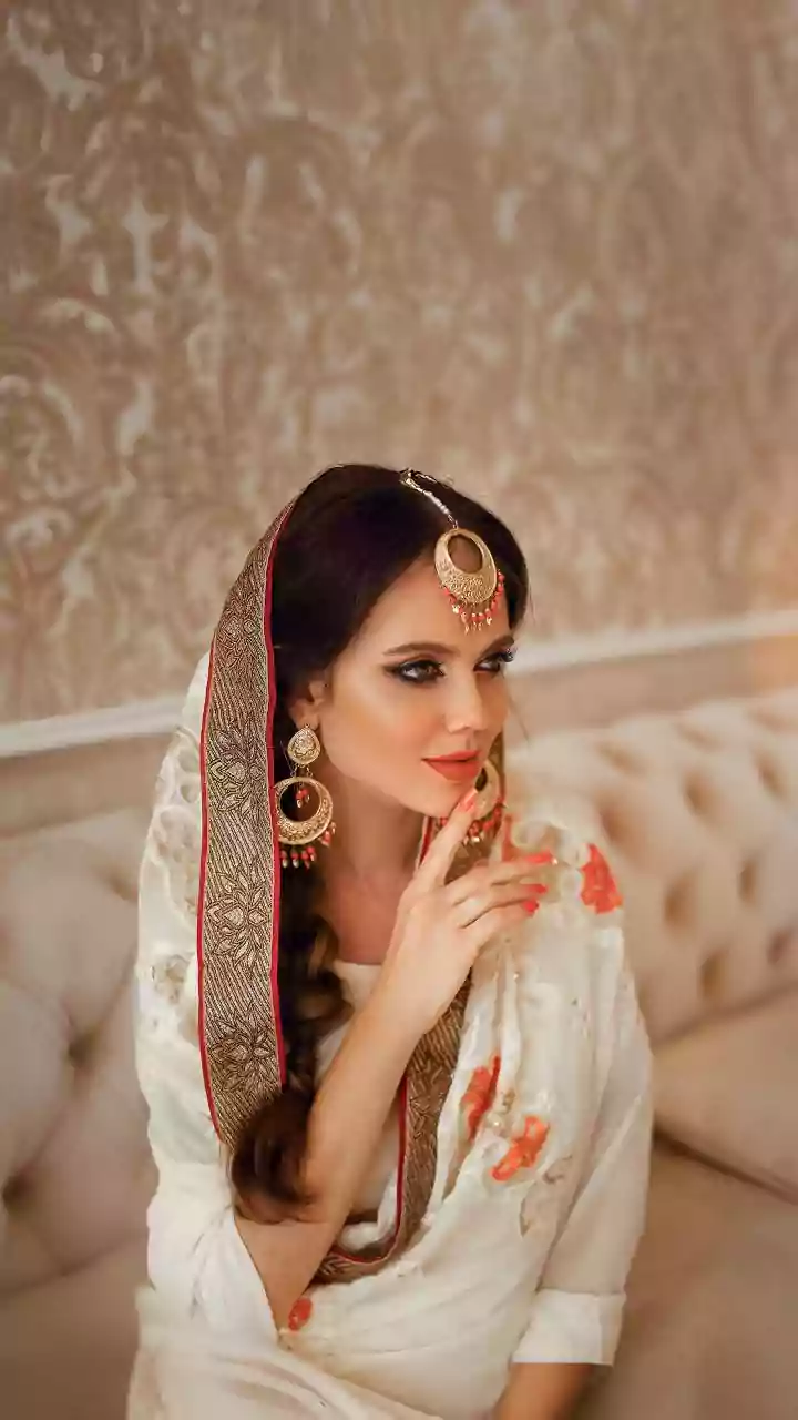 Why Simple Makeup Can Complement Statement Jewellery And Embroidery