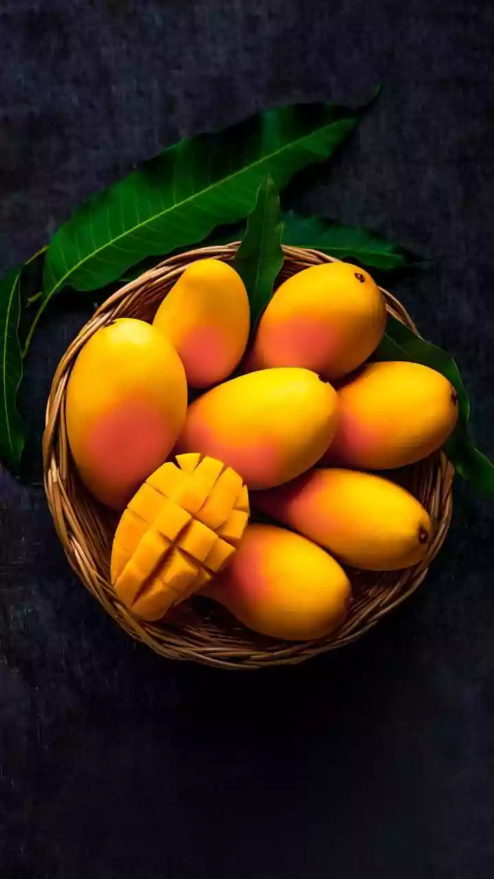 Raw vs. Ripe Mangoes: Unveiling the Surprising Health Perks for Your Body