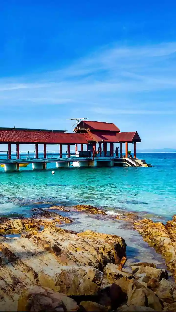 Vietnam's Holiday Island Sees Tourism Revenue Rise 46%