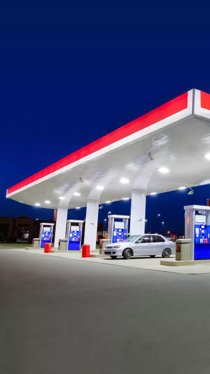 Cong flays PM for fuel import dependence, says gas promised by Modi remains 'gas'