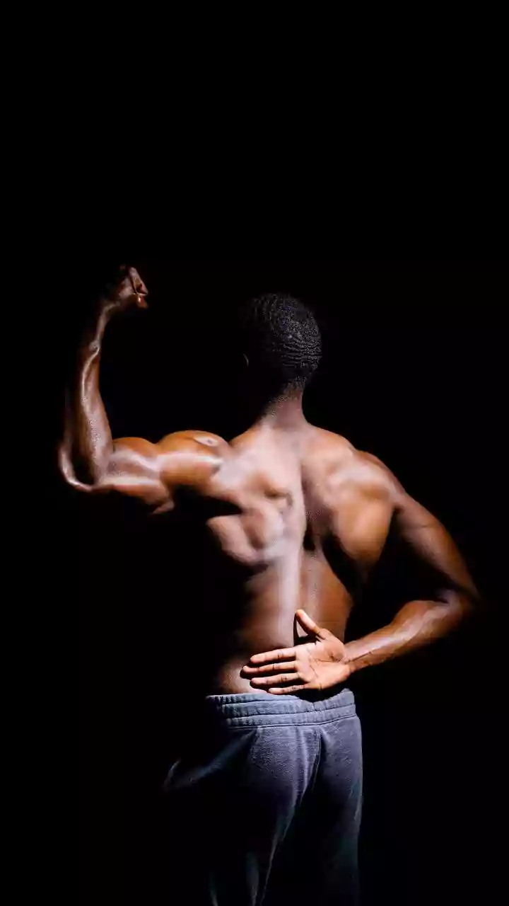 Monetização do corpo: por que jovens ‘bombados’ estão morrendo em meio ao culto ao shape?