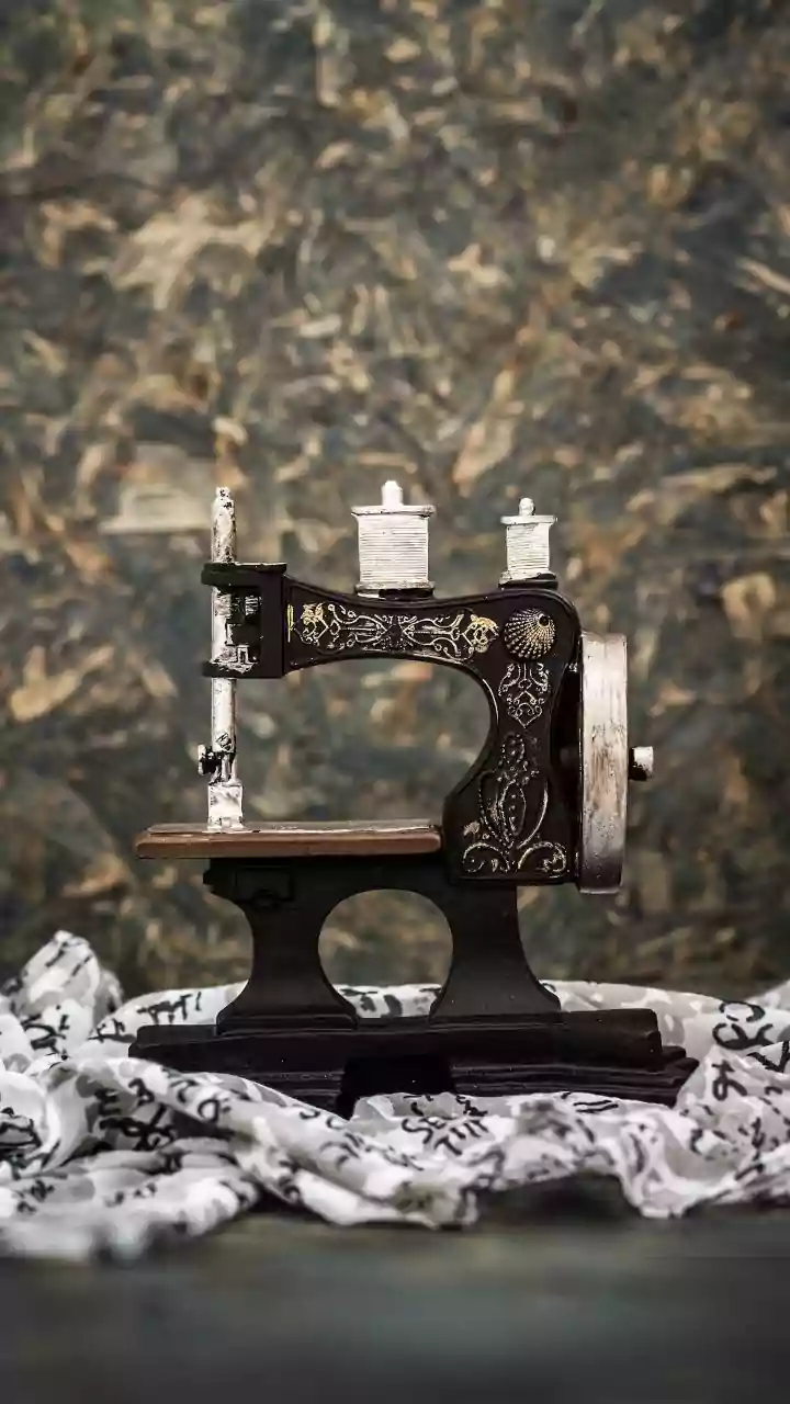 Photographs Can Preserve Details before Worn Objects Are Released