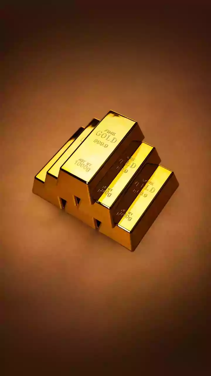 Gold, silver futures lose momentum on weak global cues, fading rate cut hopes