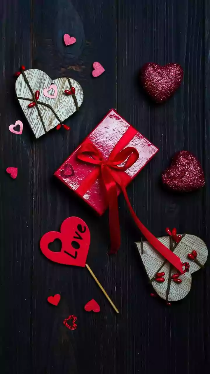 Valentine's Day 2026 Love Forecast: A Zodiac Guide to Romance, Singles & Couples