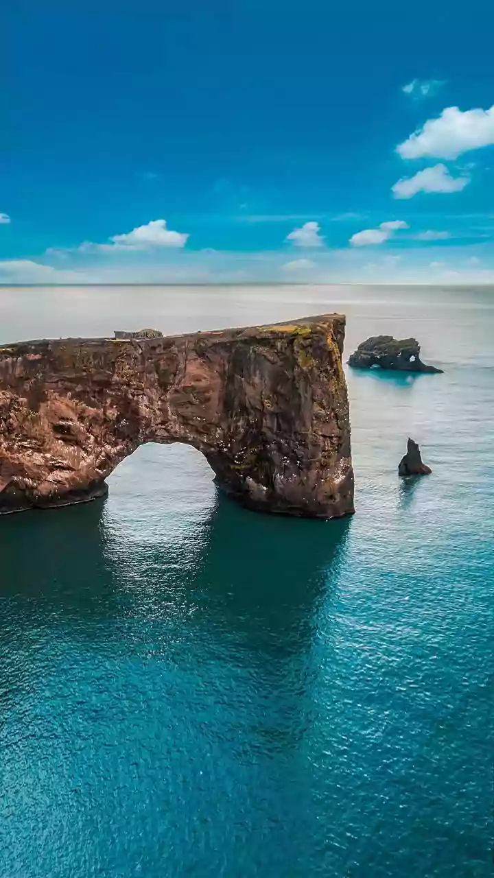 Hawaii's Famous Hōlei Sea Arch Collapses Into Pacific Ocean After Years Of Erosion