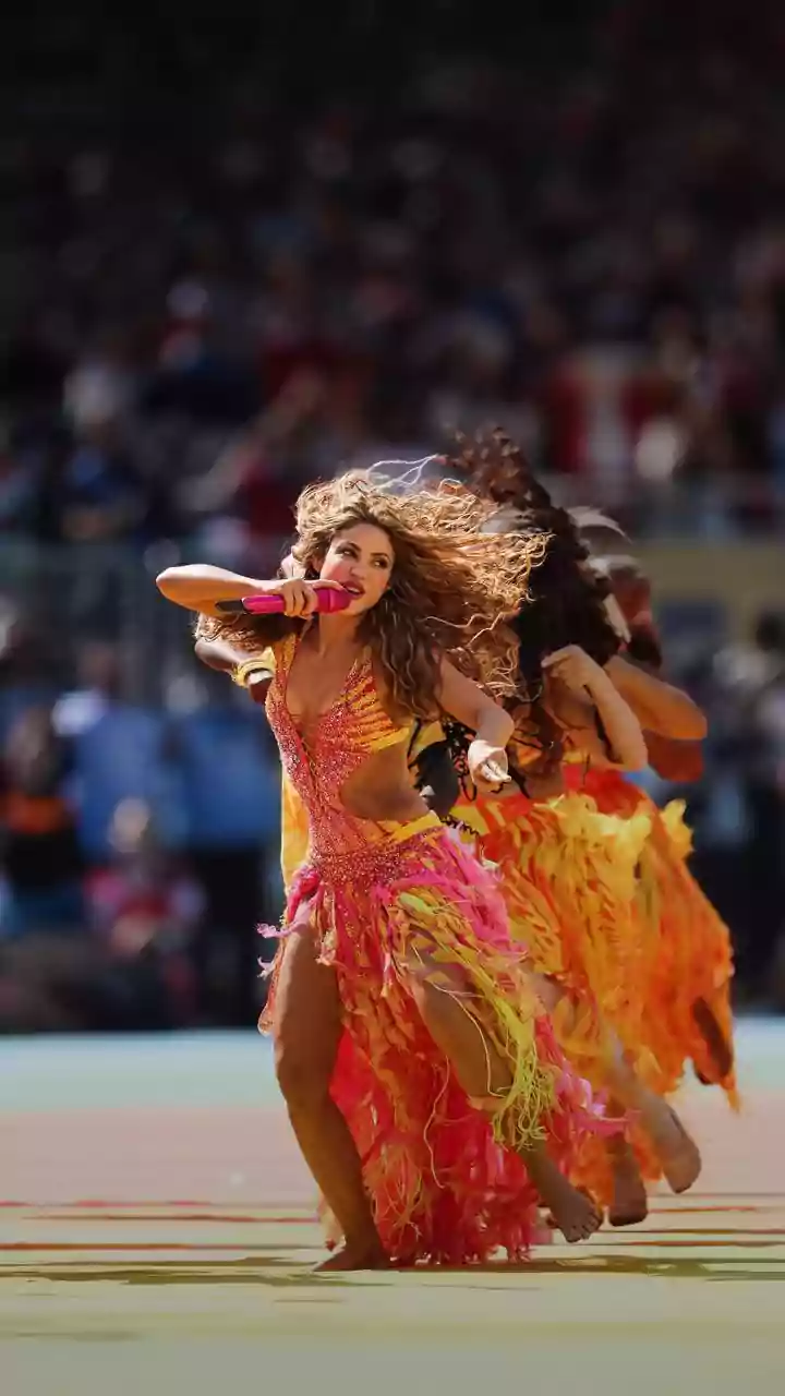 Shakira impressiona na Copa com look de 200 mil cristais: veja detalhes