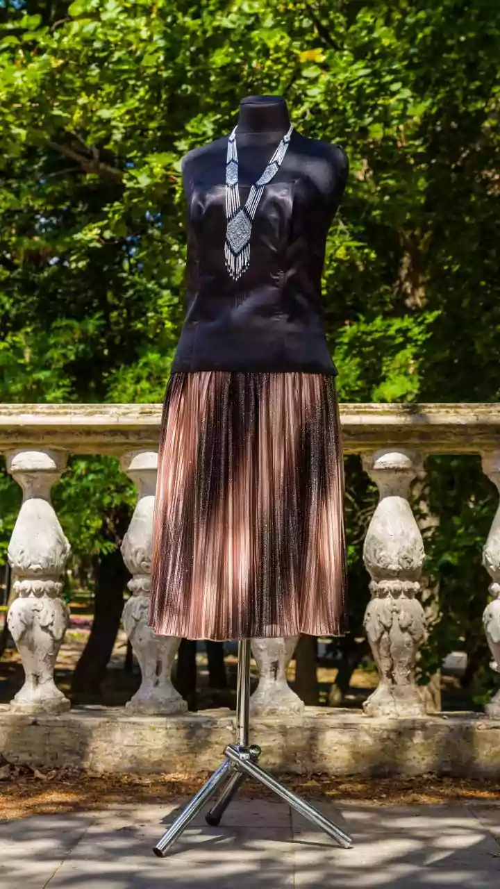 Sparkle All Night: The Hottest Beaded Mini Dresses for Your Summer Evenings