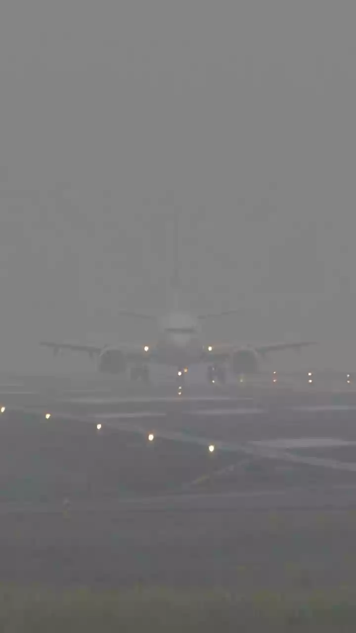 Dense Fog, Poor Air Quality Disrupt Flights At Delhi & Chennai Airports; 21 Flights Cancelled