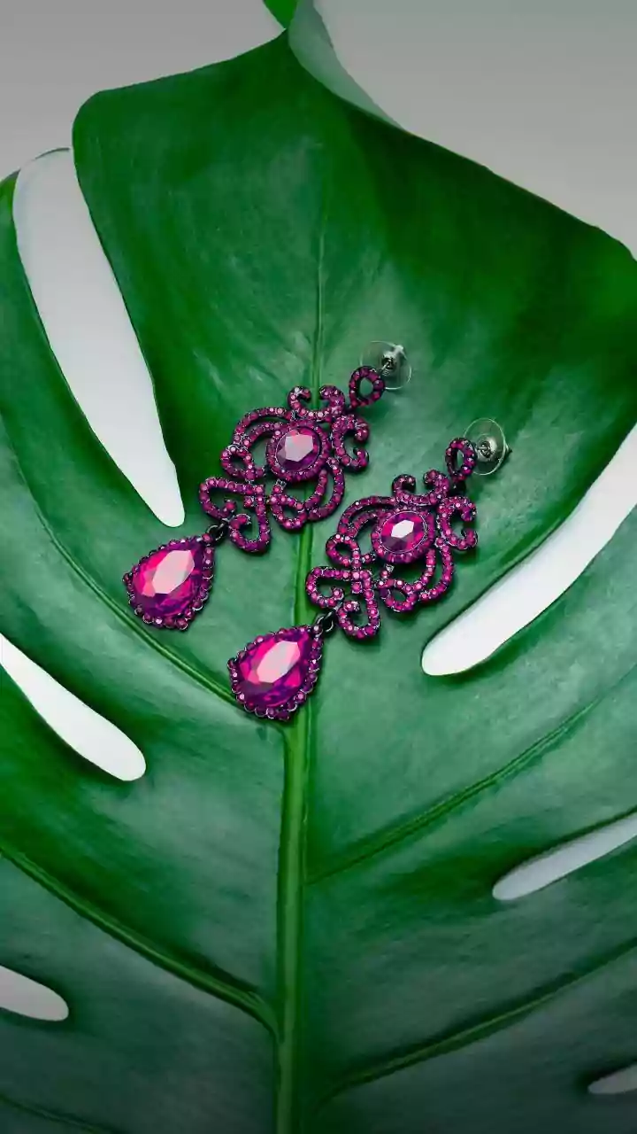 Unlock Your Radiance: The Ultimate Guide to Flattering Earring Styles for Every Face Shape