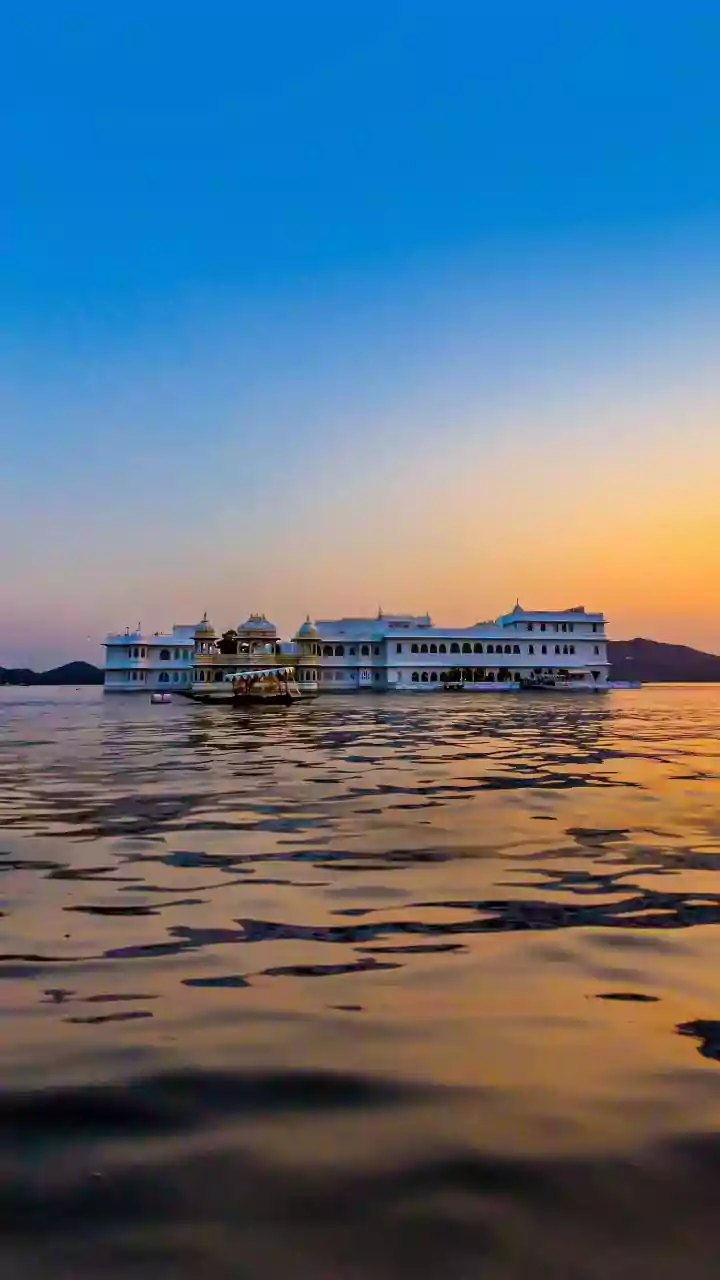 Udaipur's Charm: A Luxurious Getaway Beckons