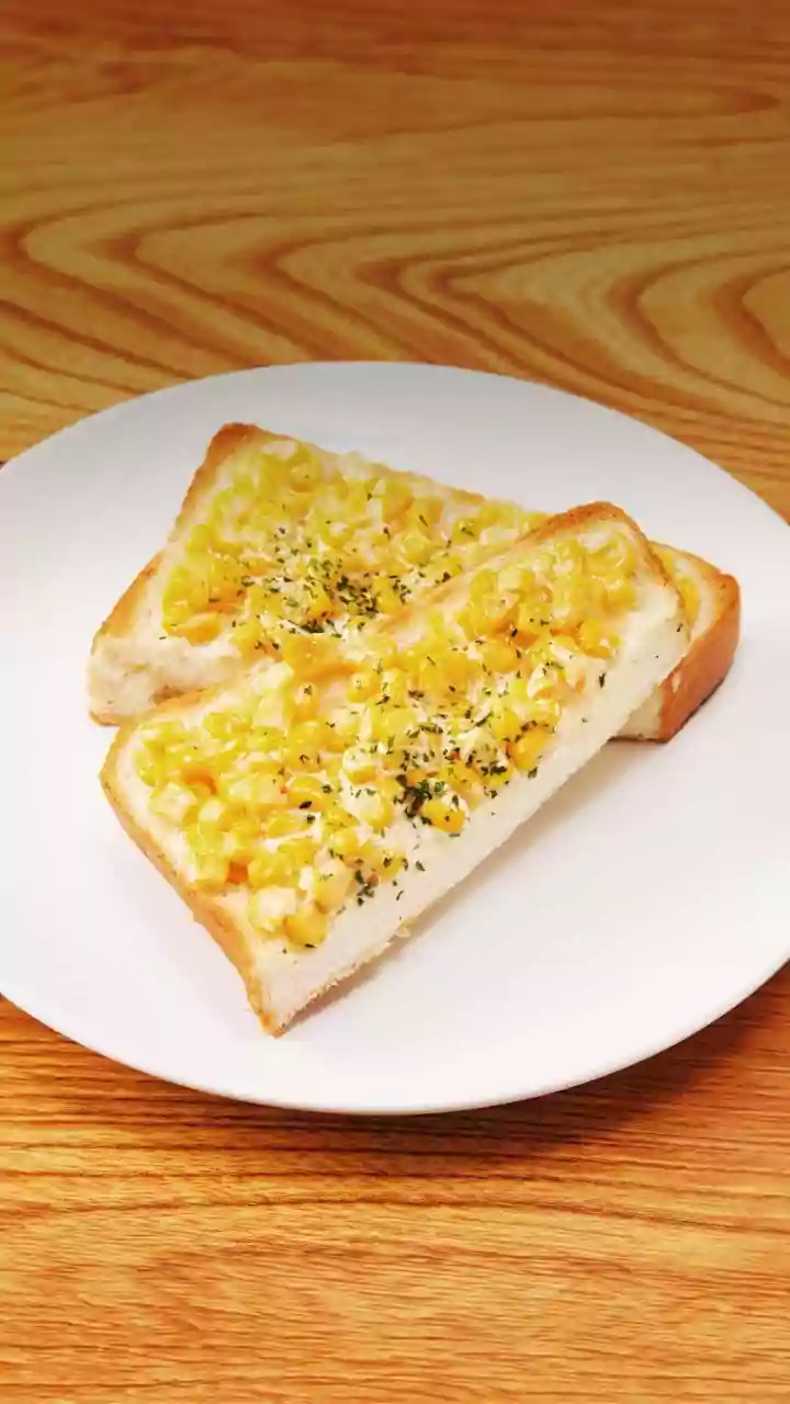 Quick fix: Sweet corn and cheese toast