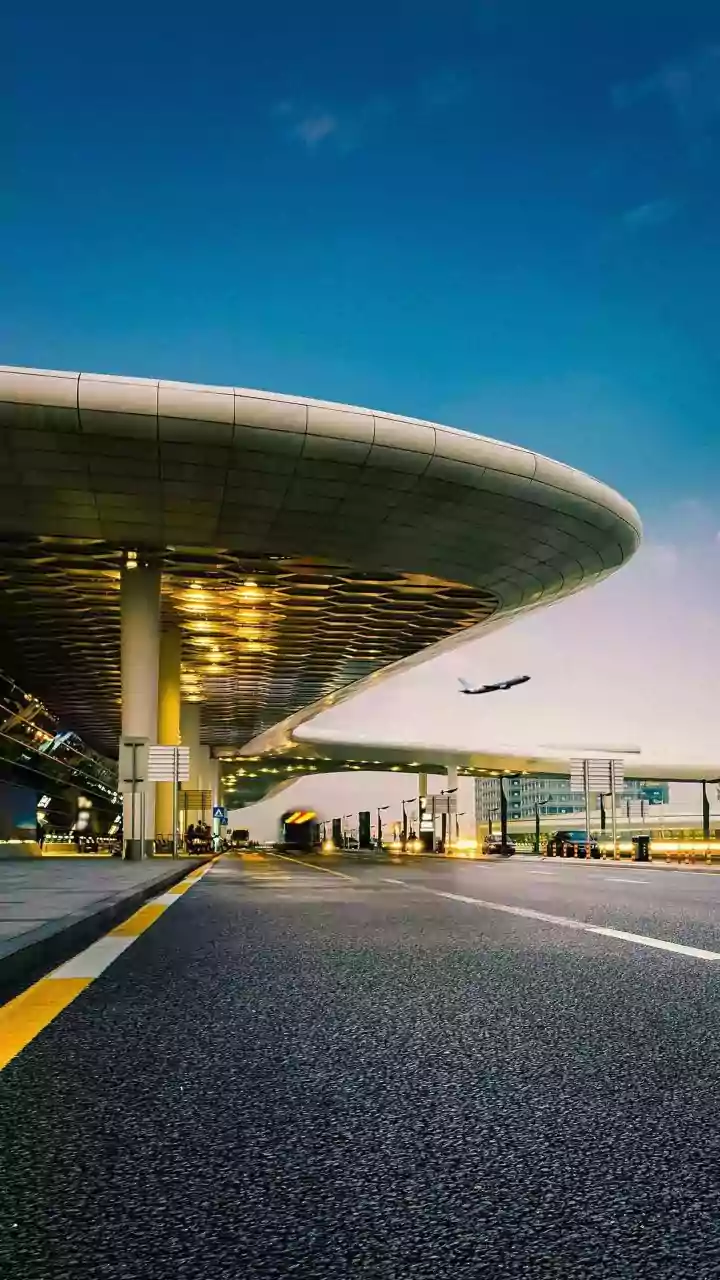 Bengaluru Airport Faces Cab Crunch and Traffic Snarls Today as Taxi Drivers Strike: Check Travel Alternatives