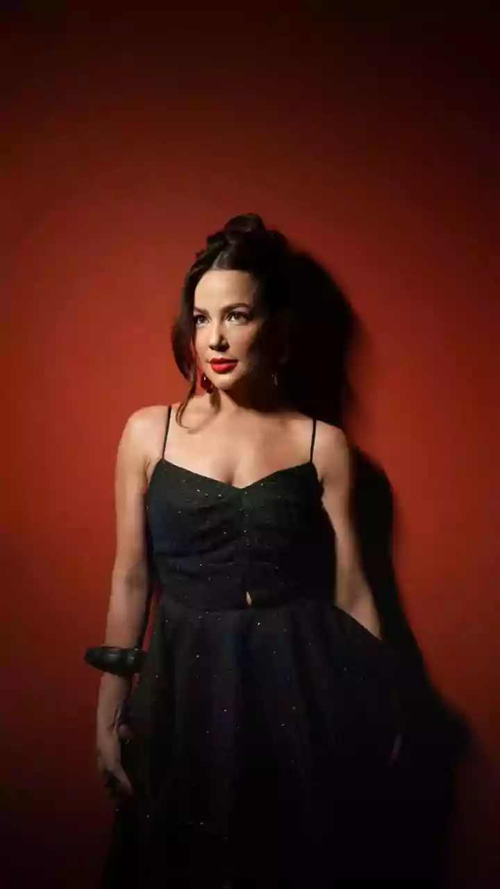 Atriz completa 32 anos e ganha surpresa do namorado famoso