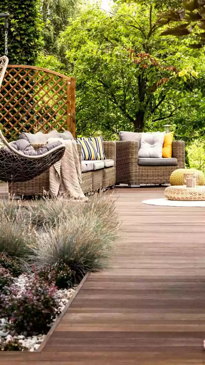 Transform Your Yard: 9 Creative Garden Seating Ideas for an Outdoor Oasis