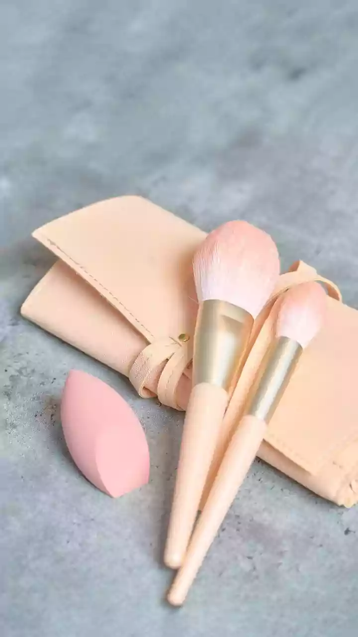 7 Alat Makeup yang Harus Diperhatikan Kebersihannya