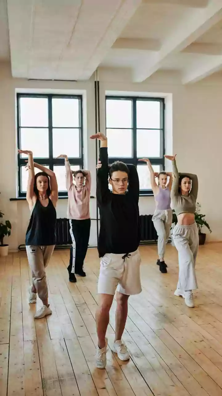 Why Gentle Yoga Movement Routines Help Teenagers Balance Physical Fitness With Academic Focus Needs Today