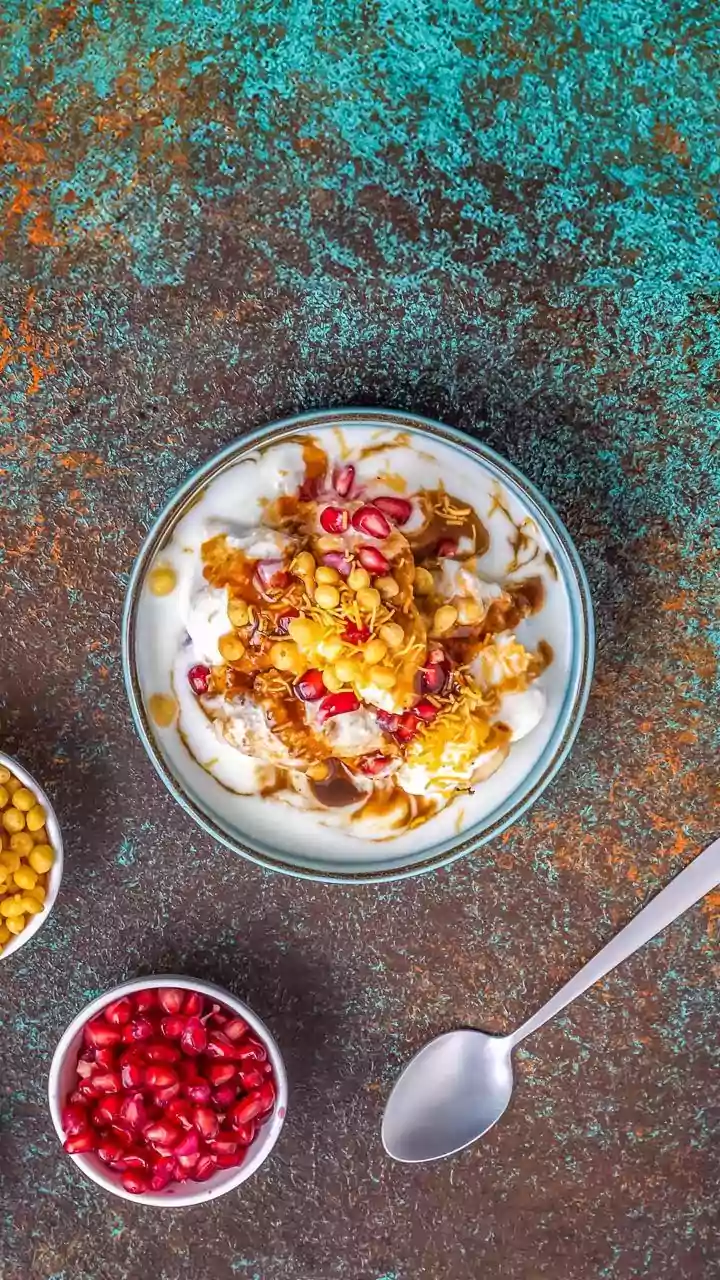 Quick fix: Moong sprouts and pomegranate chaat