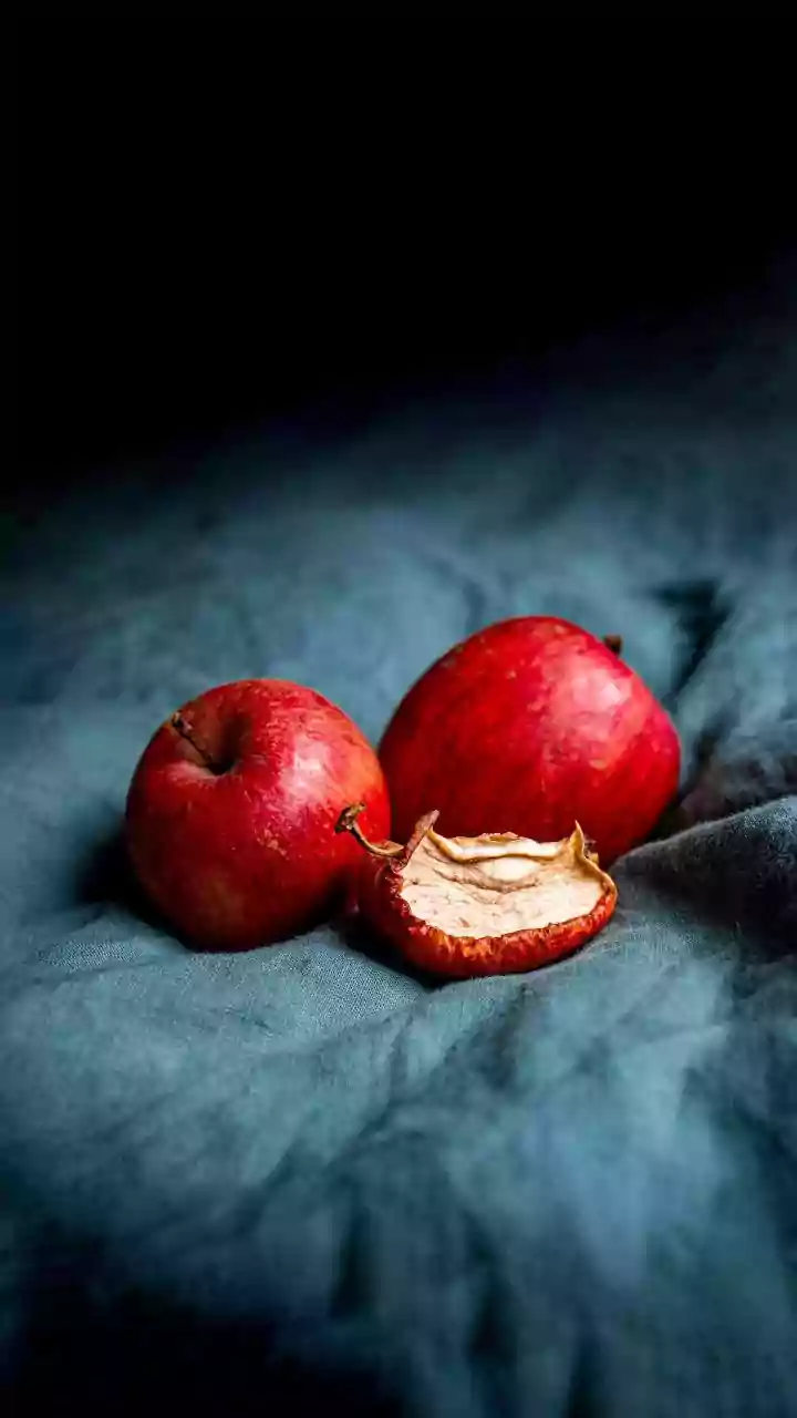 Apples Produce More Ethylene Than Many Fruits Stored Nearby