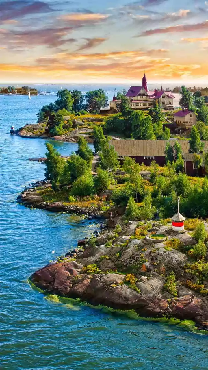 Peaks Island: Your Peaceful Maine Island Escape with a Scenic 4-Mile Adventure Loop